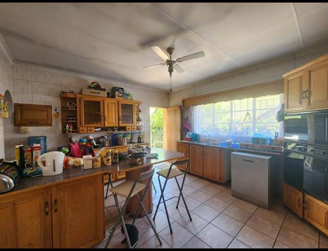 3 BEDROOM HOUSE FOR SALE IN MOUNTAIN VIEW